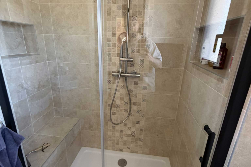 douche-paroi-de-douche